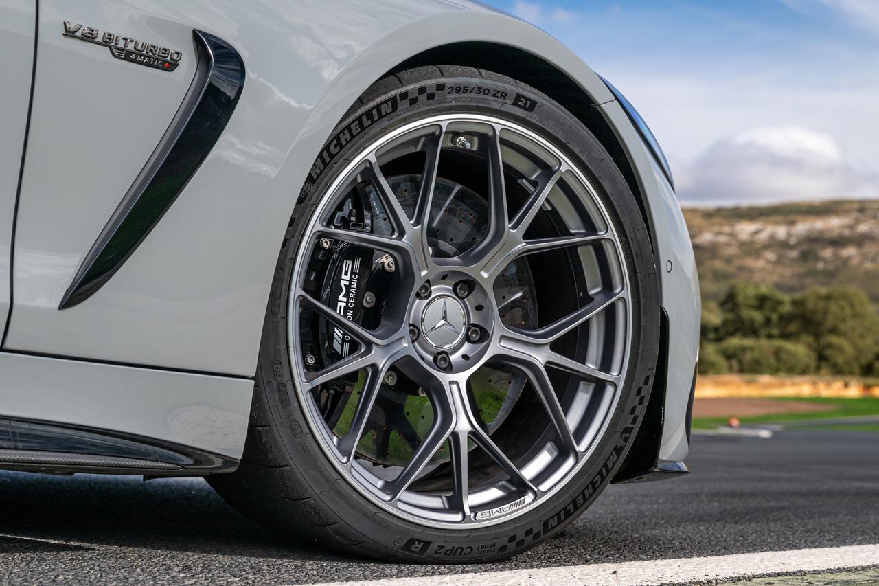 画像 : 9番目の画像 - メルセデスAMG GT 63プロ 4マティック＋ - Webモーターマガジン