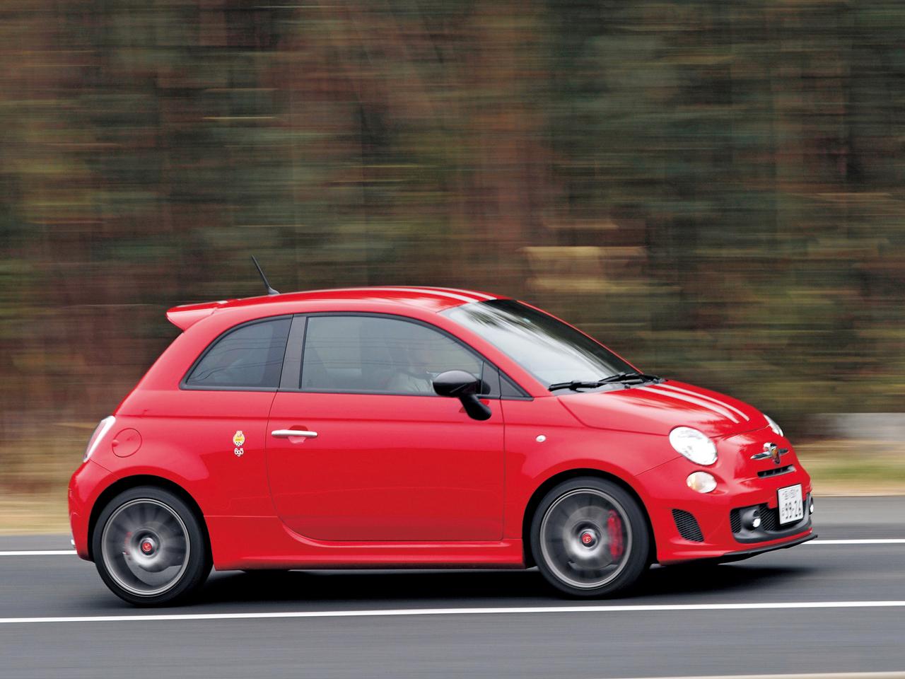 画像: アバルト 695 トリブート フェラーリは小さいけど過激な「コンパクトフェラーリ」だった【10年ひと昔の新車】 - Webモーターマガジン