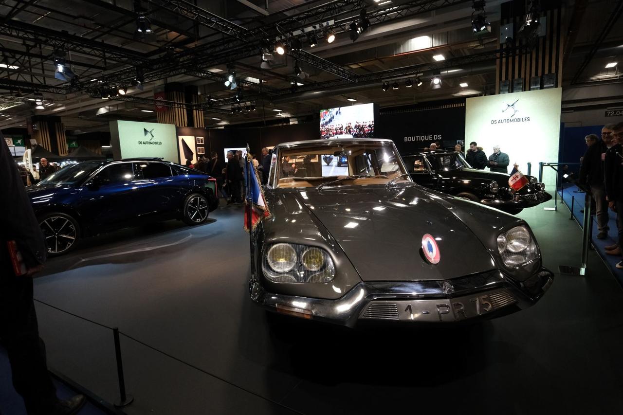 画像: フランス共和国大統領と独自の関係を築いてきた、DSのブランド力をアピール。