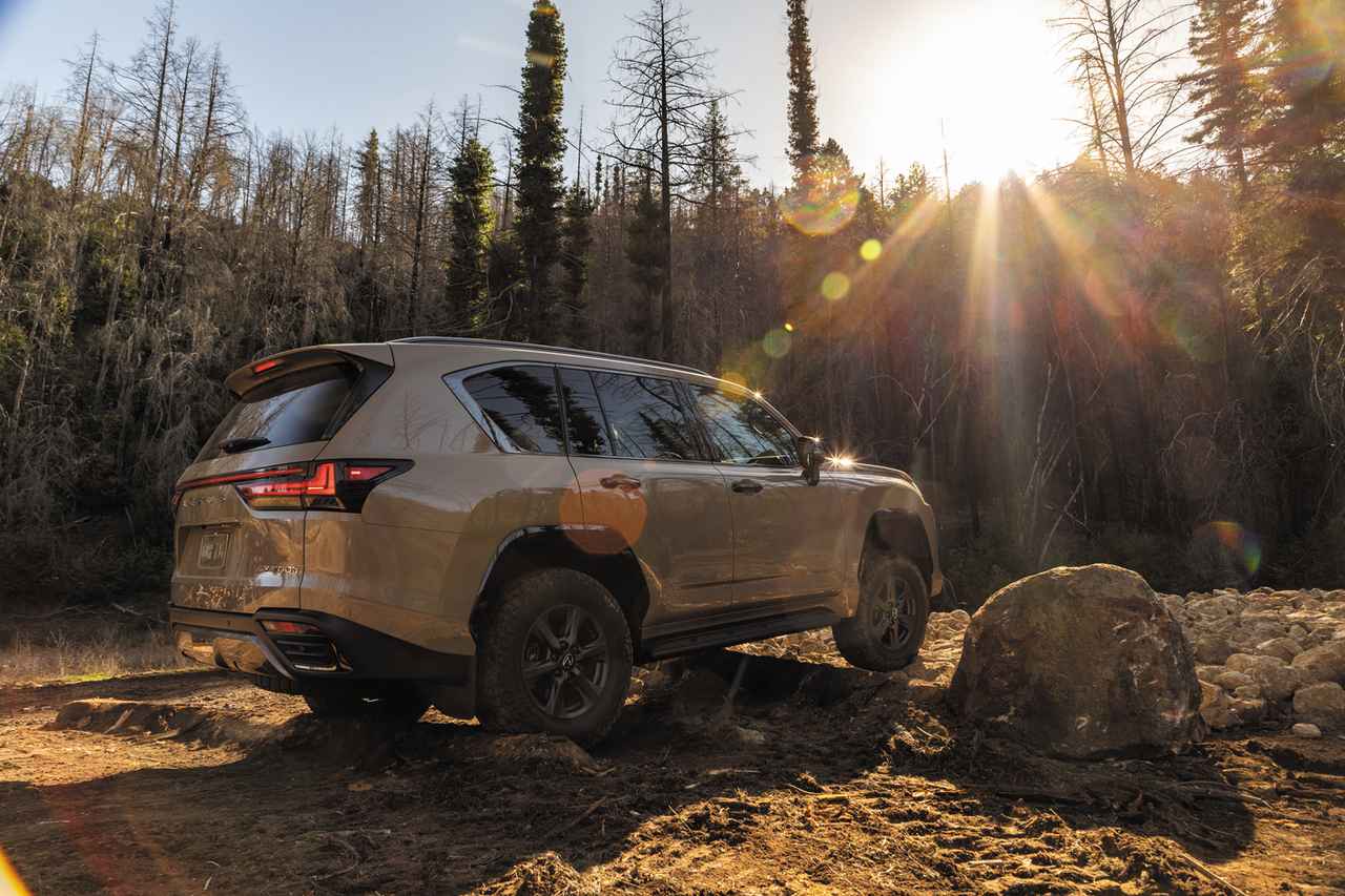 画像: レクサス LX700h OVER TARIL。