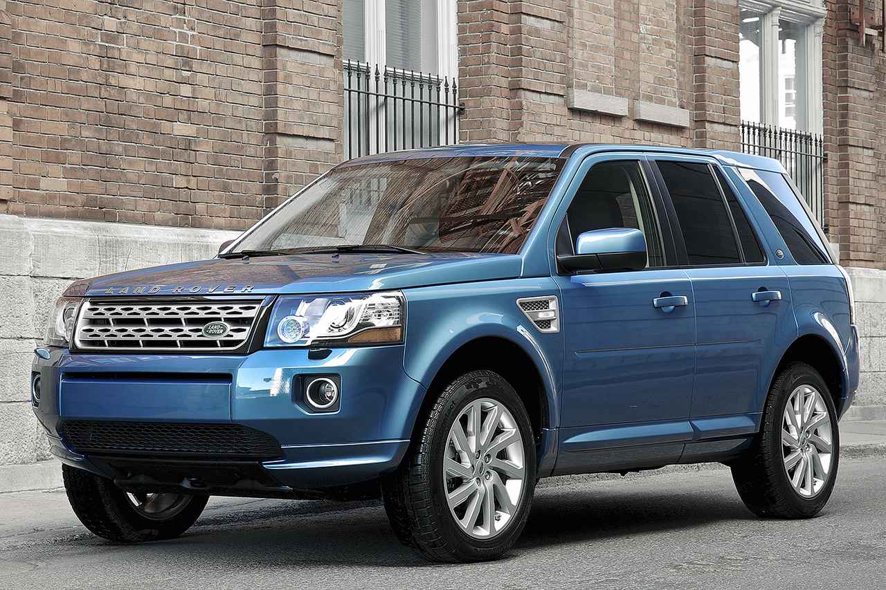 画像: LEDシグネチャーランプ内蔵のヘッドランプやフロントグリル周辺の意匠が変更されて、顔つきの印象も変わった。