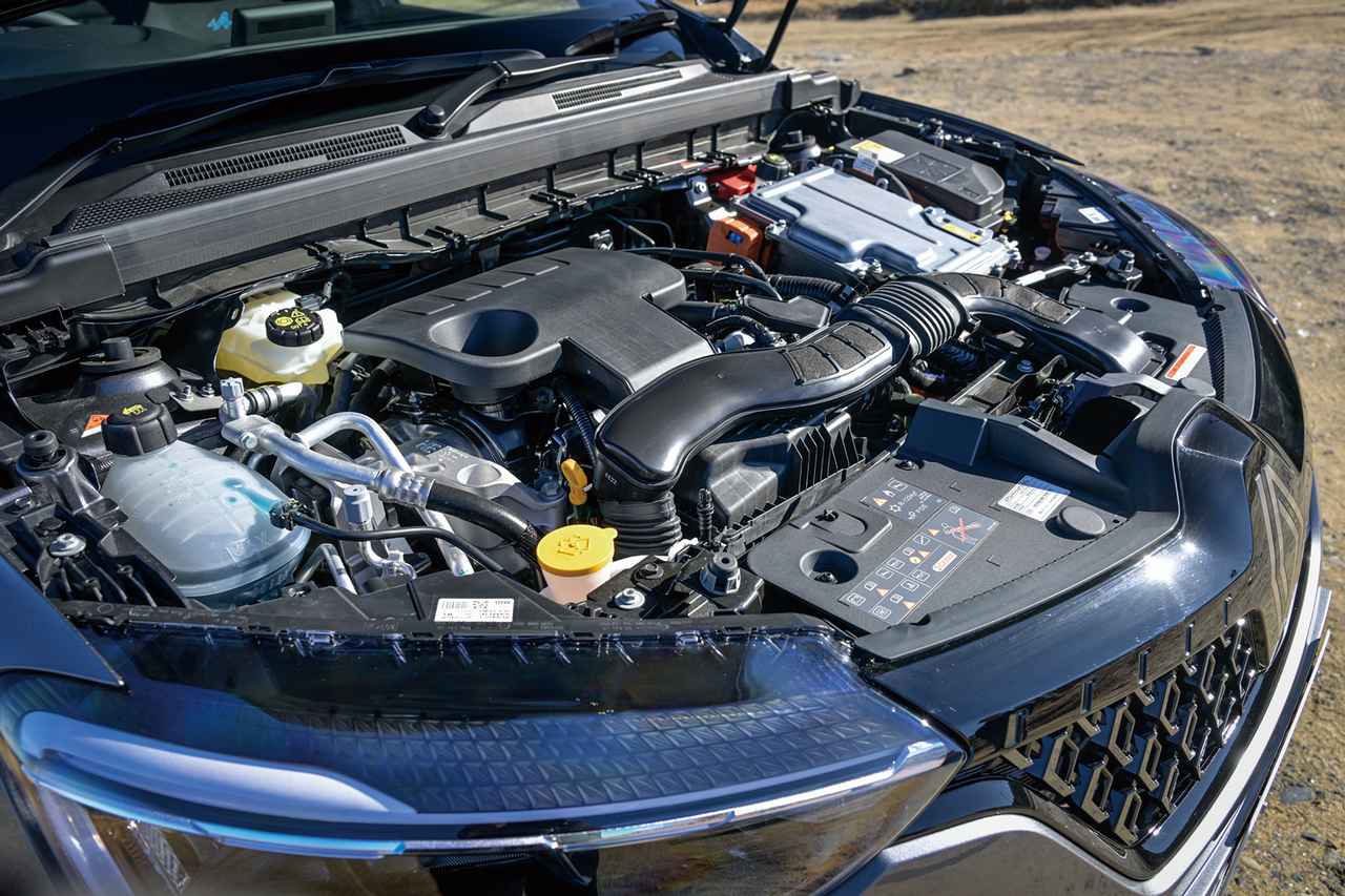 画像: アルカナE-TECHフルハイブリッドのパワートレーン構成は複雑で、1.6L直4エンジンとモーター2基、4速AT＋2速ATで構成される。