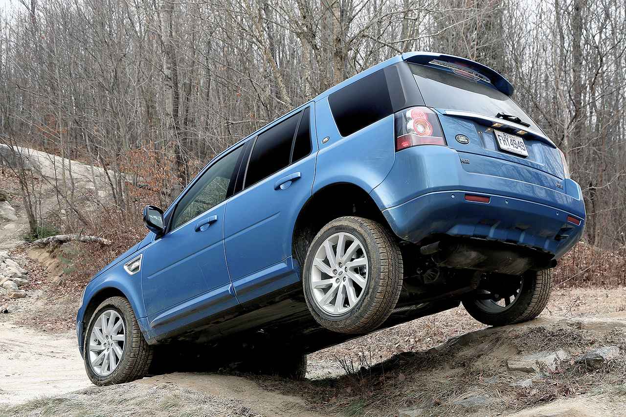 画像: テストコースでは、こんなシチュエーションでの走行も試したが、さまざまな路面を問題なくクリアしてくれた。