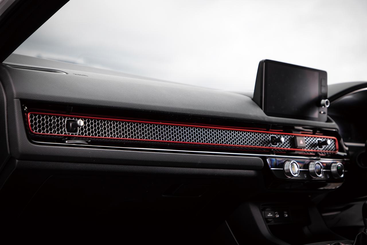 画像 : 9番目の画像 - シビック RSとマツダ3 ファストバック Xツーリング - Webモーターマガジン