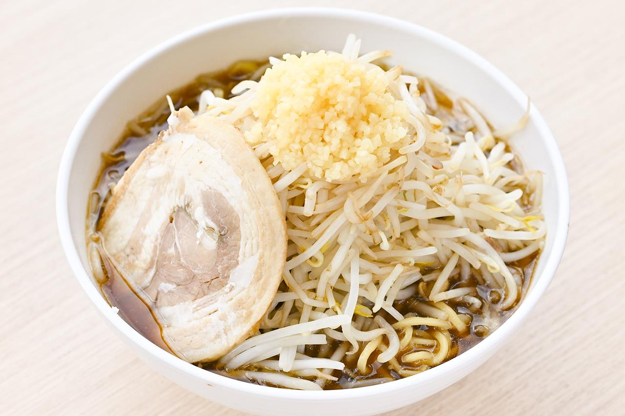 画像: 「酒々郎（しすろう）ラーメン」（1200円）は、2025年暮れから発売されたばかりの新メニュー。狙いは、よりカジュアルに二郎系ラーメンを試して欲しいというもの。
