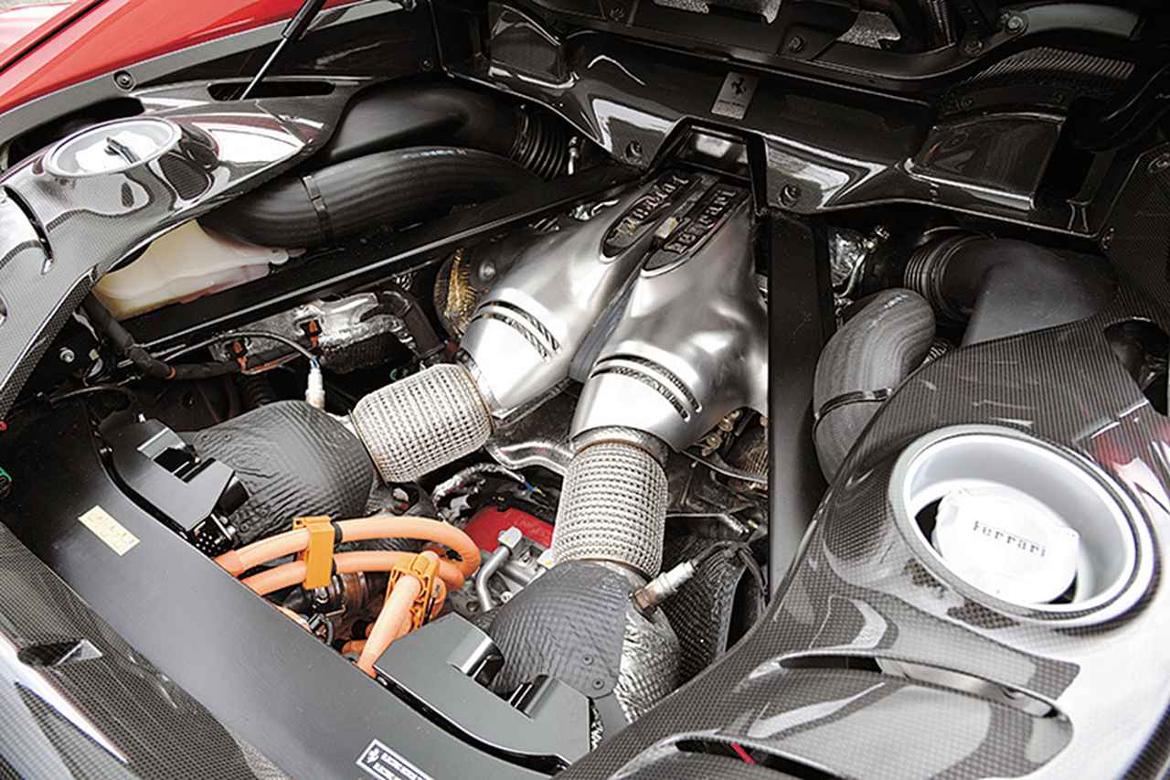 画像: パワーユニットは、3Lの120度 V6 DOHCエンジンは電気モーターを組み合わせたプラグインハイブリッドを採用。システム最高出力は663ps。