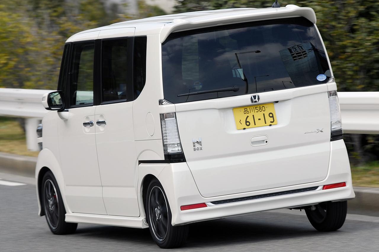 画像: コーナリングでもロールが少なくピッチングも小さいので、アクセルを踏み込んでもムダな動きを気にせず安定した状態で乗れる。