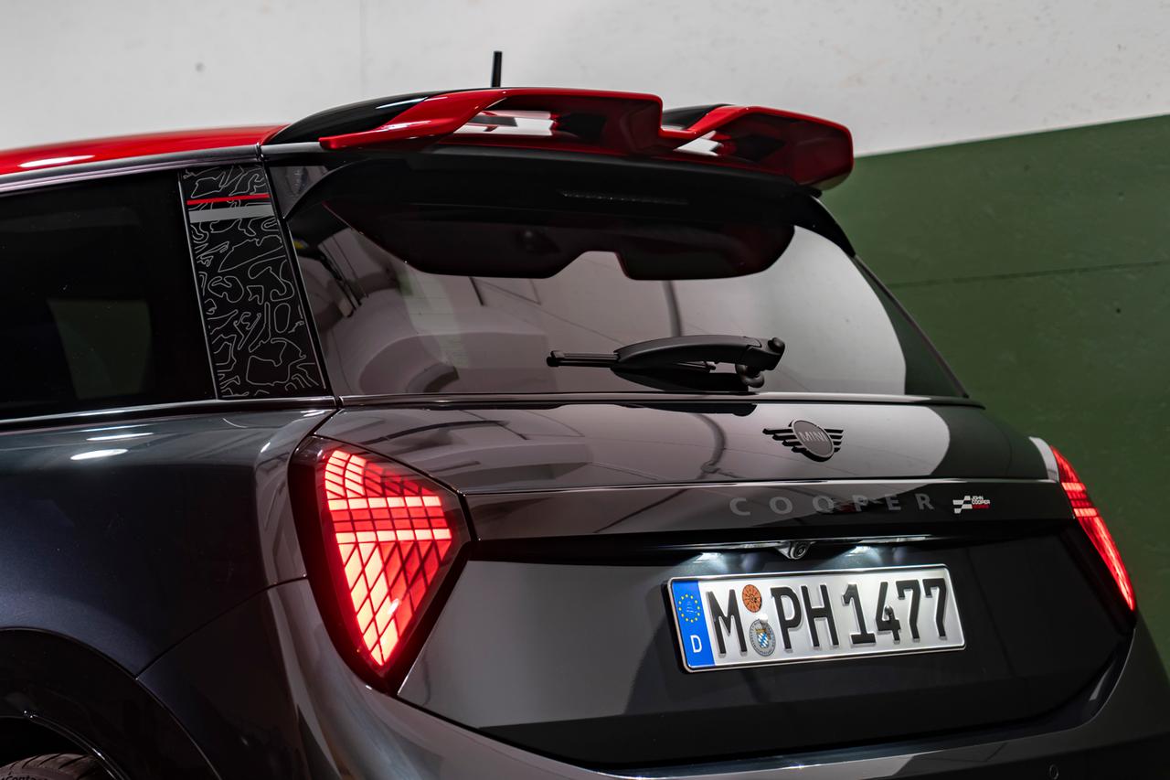 画像 : 8番目の画像 - MINIが日本初公開のコンセプトカー「THE SKEG」と新モデル「MINI GP INSPIRED EDITION」を発表 - Webモーターマガジン