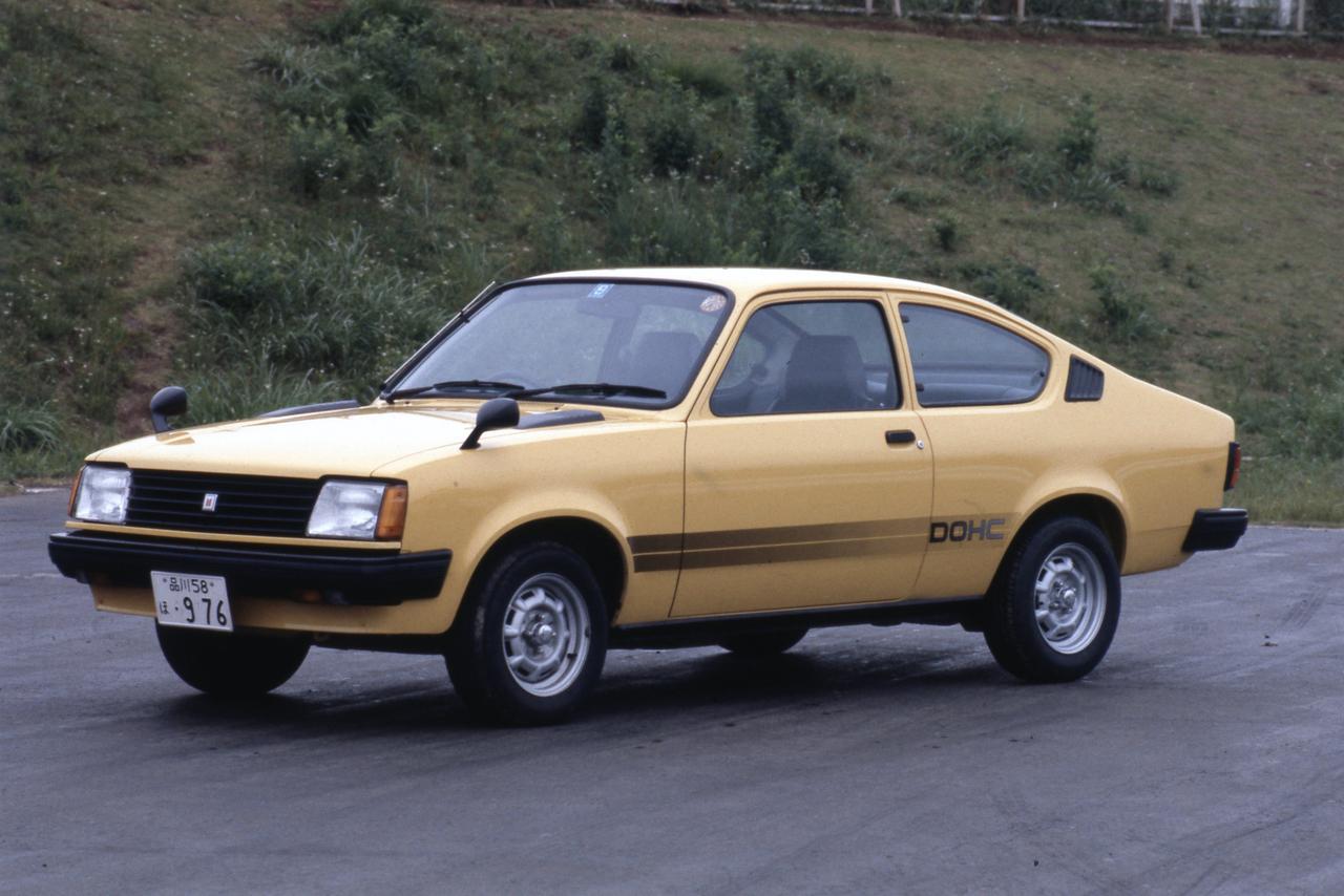 画像: 1981年9月のフェイスリフトによって丸目2灯から角目となった。より現代的な風貌となった。