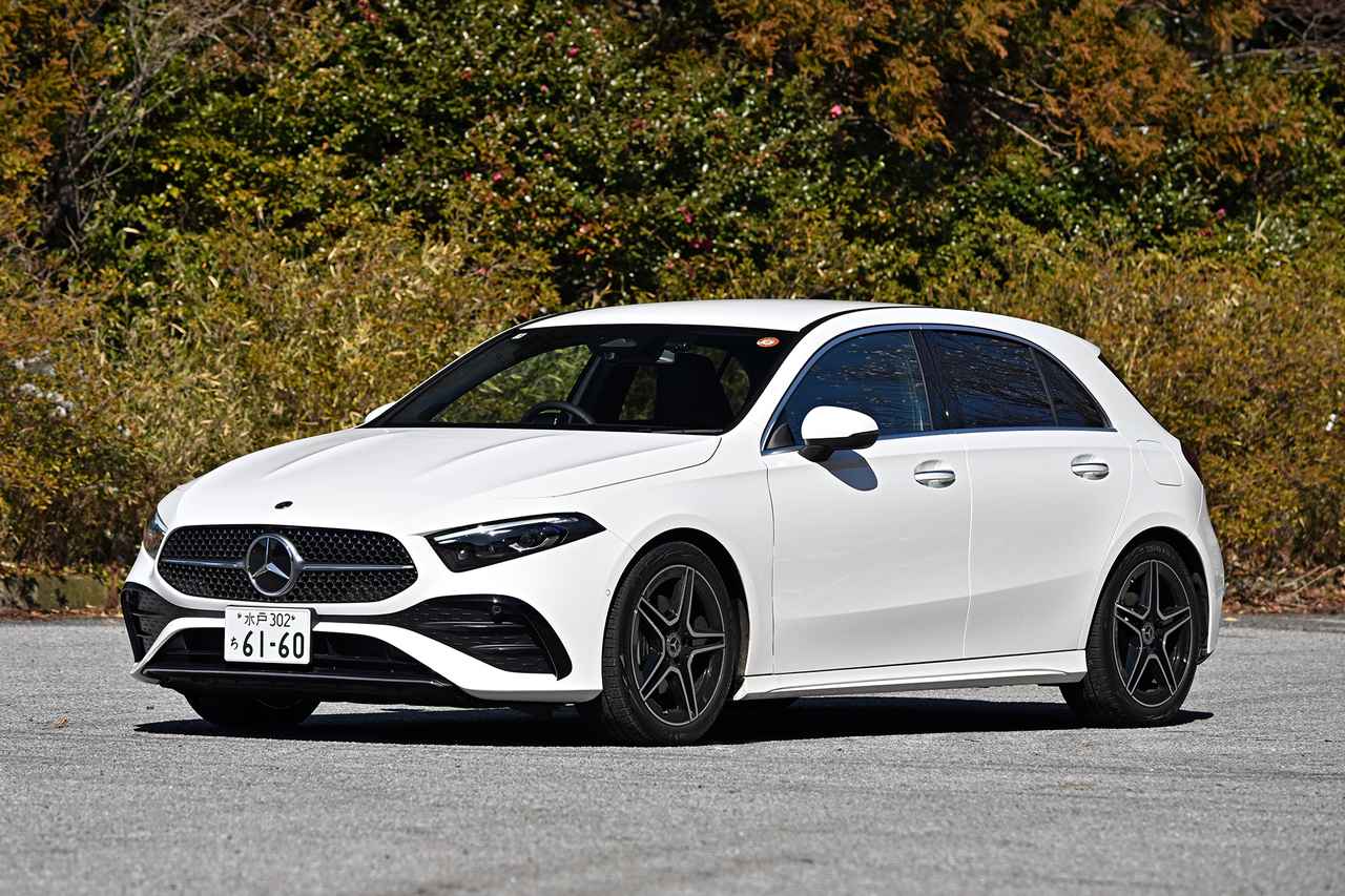 画像: メルセデス・ベンツの現在のラインナップの中ではコンパクトサイズかつ、最安価格で手に入るモデル・・・。と言っても、内装をはじめ各部の質感は高く、ブランドの世界観を味わうことができるはずだ。
