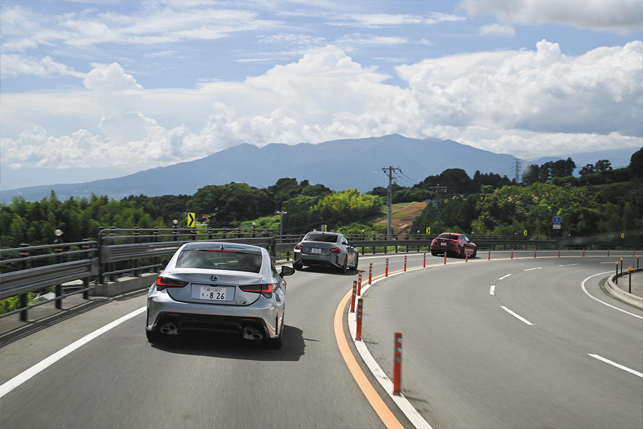 画像: アルファロメオ ジュリア クアドリフォリオ × BMW M2クーペ × レクサス RC F。ただ走らせているだけで感じる、特別感。