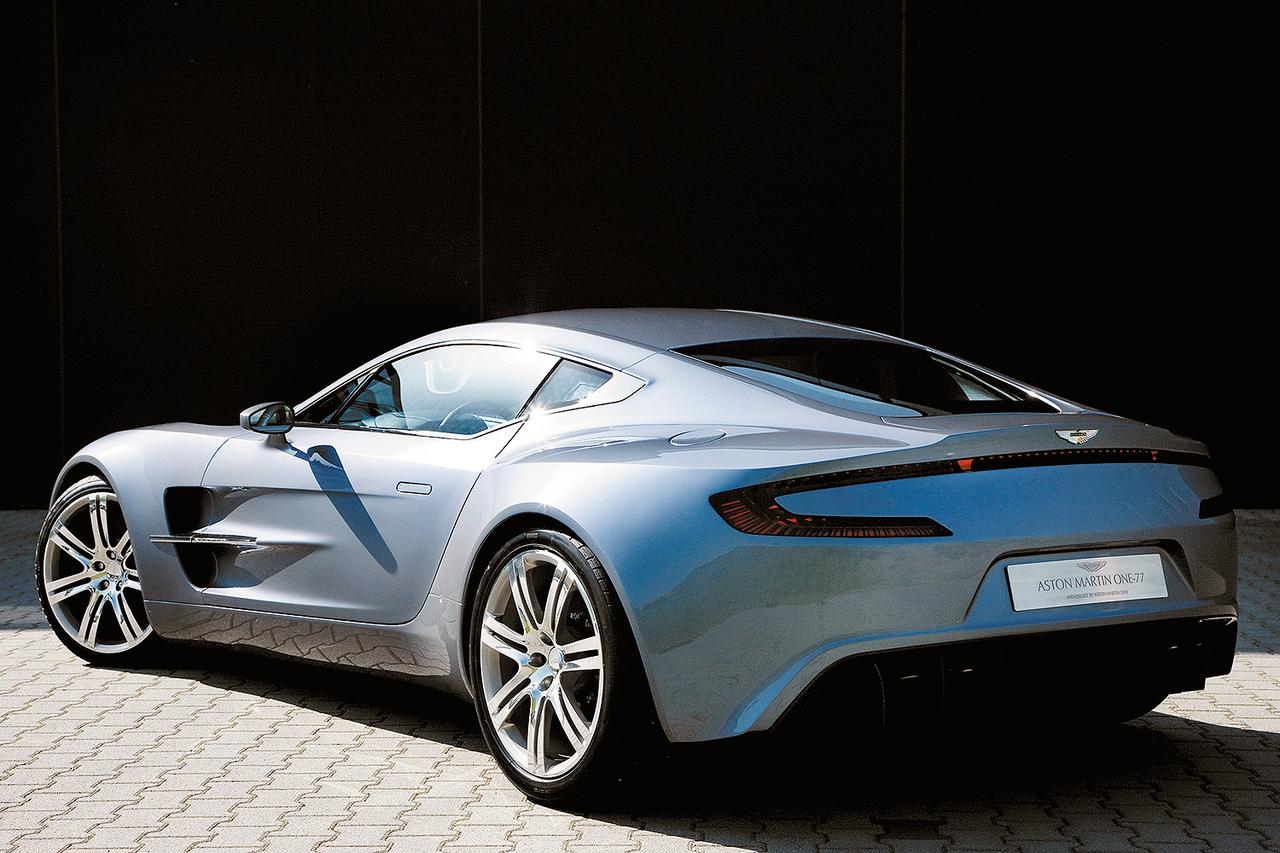 画像: One-77は2009年4月にイタリアのコモ湖畔で開催されたコンクール・デレガンスでワールドプレミアされた。