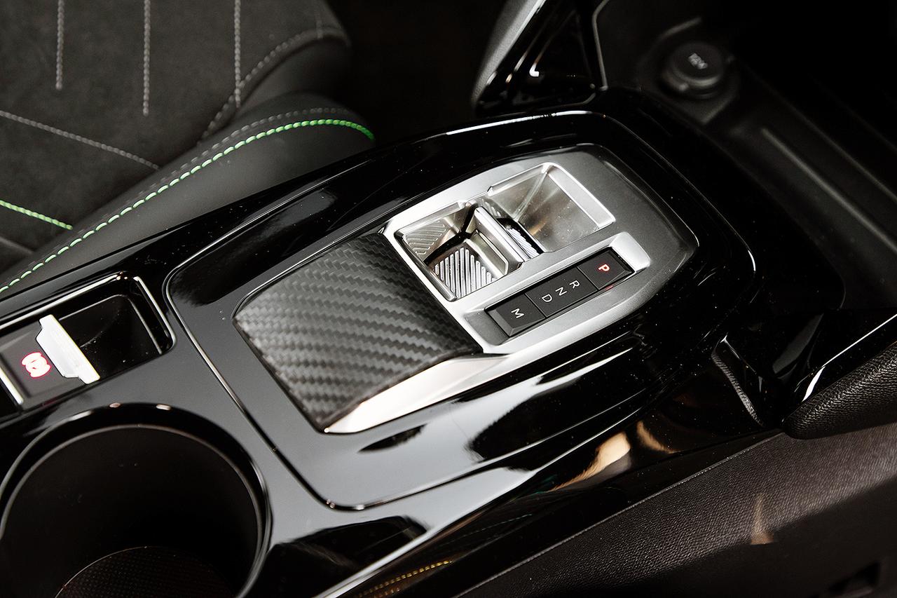 画像 : 11番目の画像 - プジョー2008 写真蔵 - Webモーターマガジン