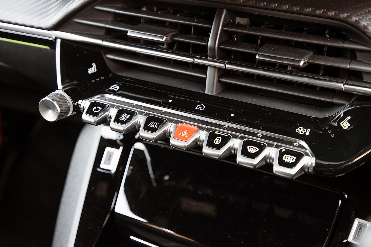 画像 : 10番目の画像 - プジョー2008 写真蔵 - Webモーターマガジン