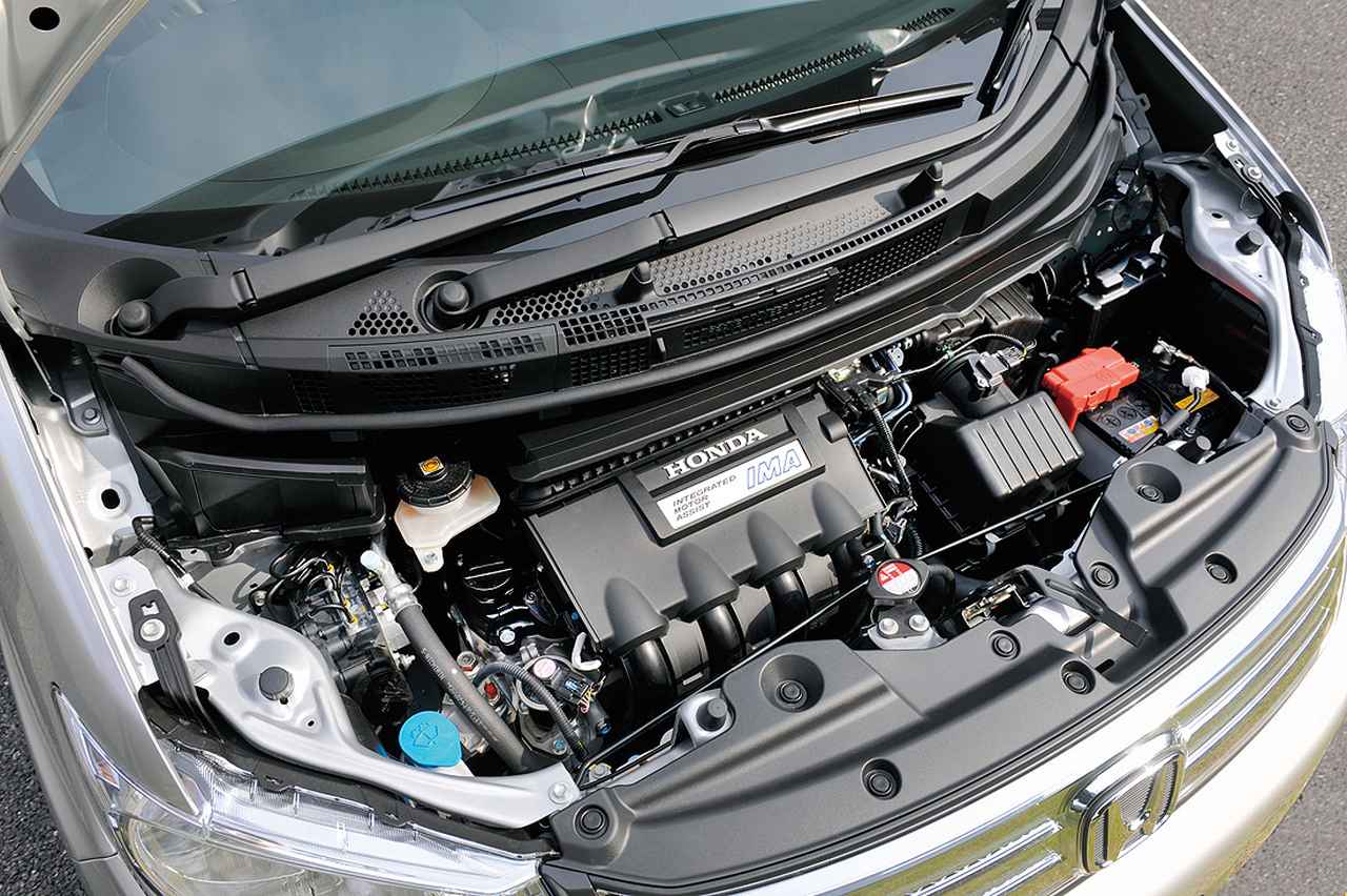 画像: 1.5Lの直4エンジンにモーターを組み合わせたハイブリッドシステム。気筒休止機能も備え、CVTもハイブリッド専用のセッティングだ。