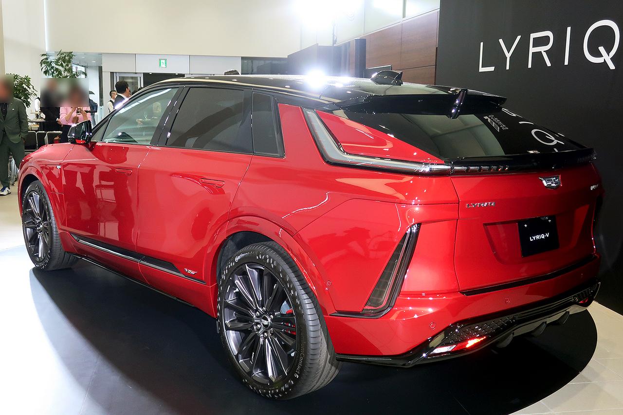 画像: 撮影車のボディカラーは、ラディアントレッド ティントコートと呼ばれる鮮やかな赤。他に4色を設定。