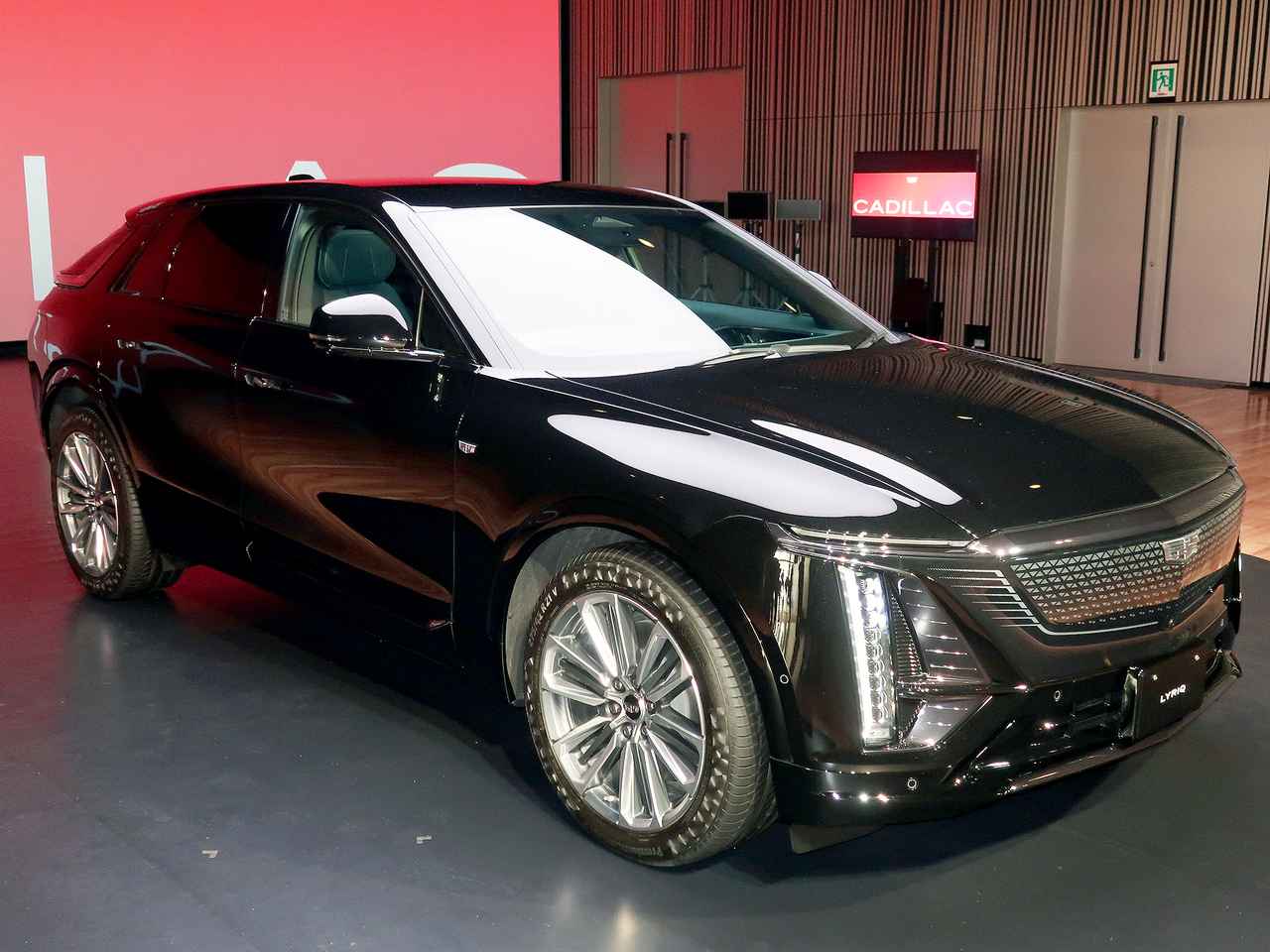 画像: 【写真蔵】キャデラック初の電気自動車はラグジュアリーSUVの「リリック」 - Webモーターマガジン