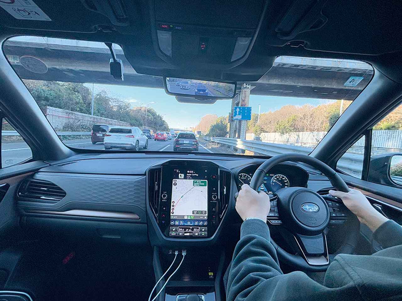 画像: S:HEVの電動感あふれる走りも魅力的だが、ターボエンジンならではのトルクやパワー感は運転していてもどこか落ち着く。足まわりもフラットライドな乗り心地で、アイサイトとの組み合わせで長距離ドライブも楽ちん。