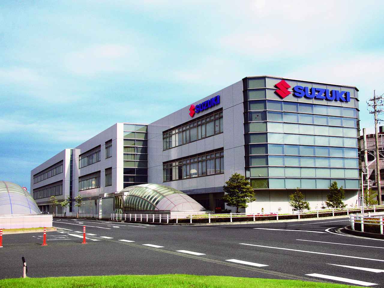 画像: スズキ歴史館の1階をリニューアルオープン。ECショップを実店舗化 - Webモーターマガジン