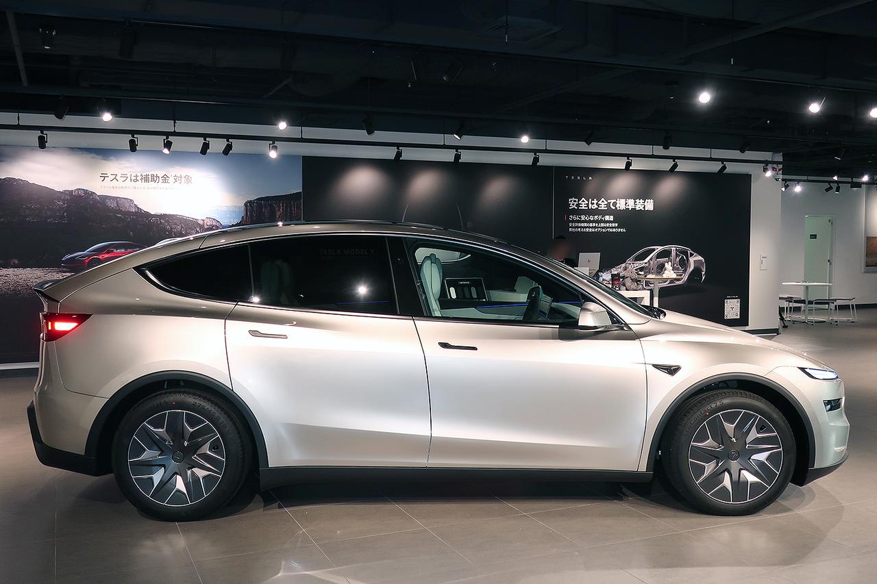 画像: 全長は5m近く、ホイールベースは3mを超えるが、全高は1.7mを切るため、ラージサイズ ミニバンのような威圧感はない。