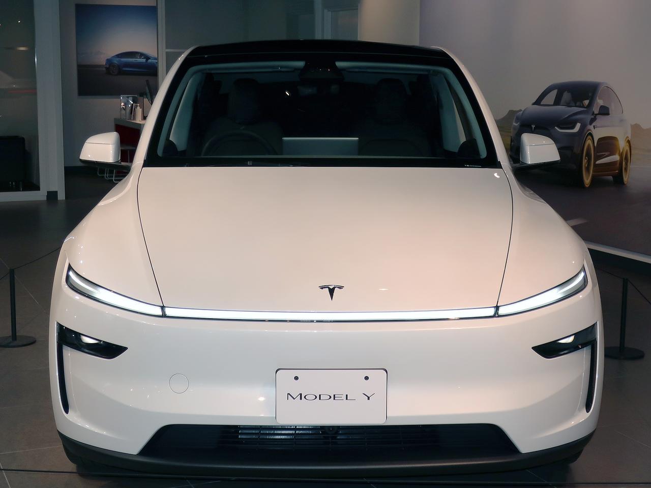 画像: 【写真蔵】アップデートされて顔つきなどを一新した、テスラ「モデルY」 - Webモーターマガジン