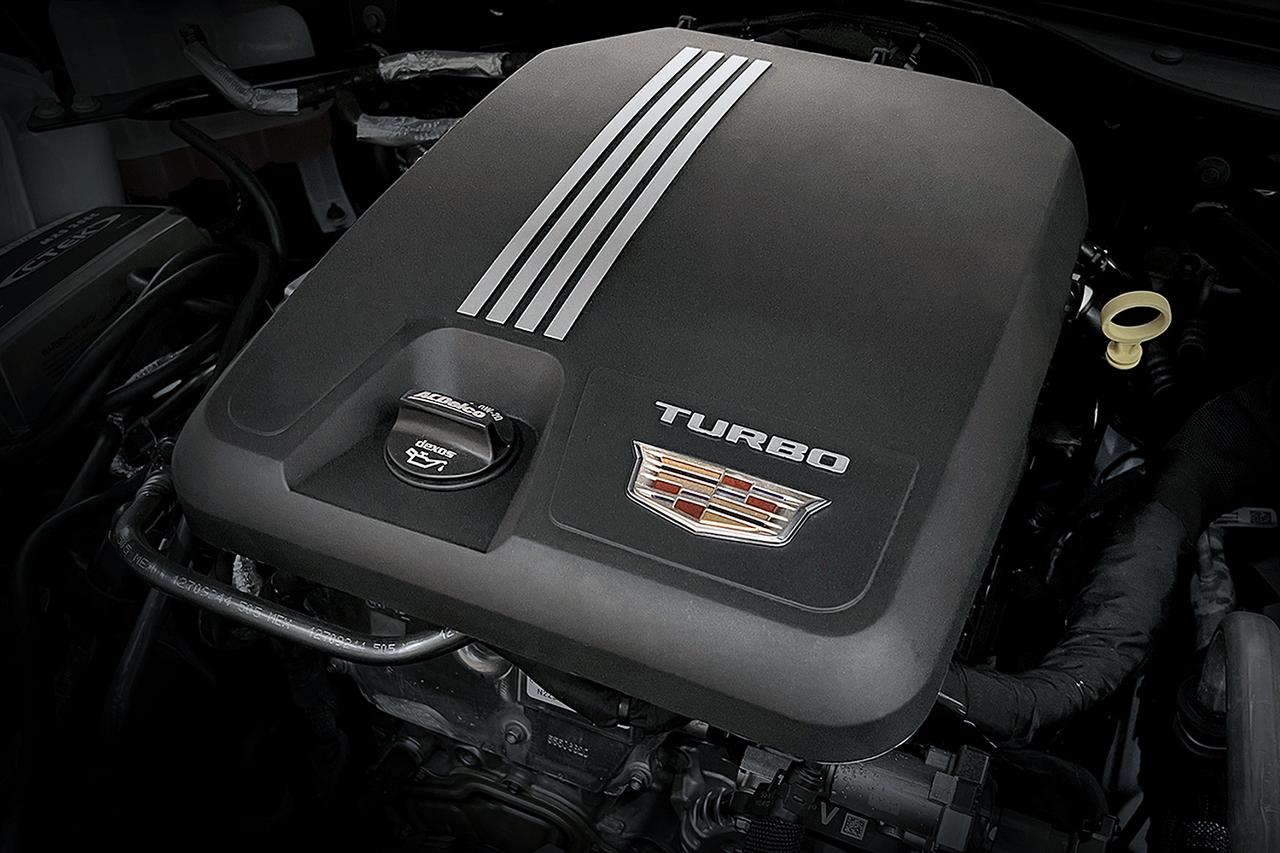 画像: パワフルさと高効率で定評のある2Lの直4 直噴ターボは240psと350Nmを発生。気筒休止システムも備える。