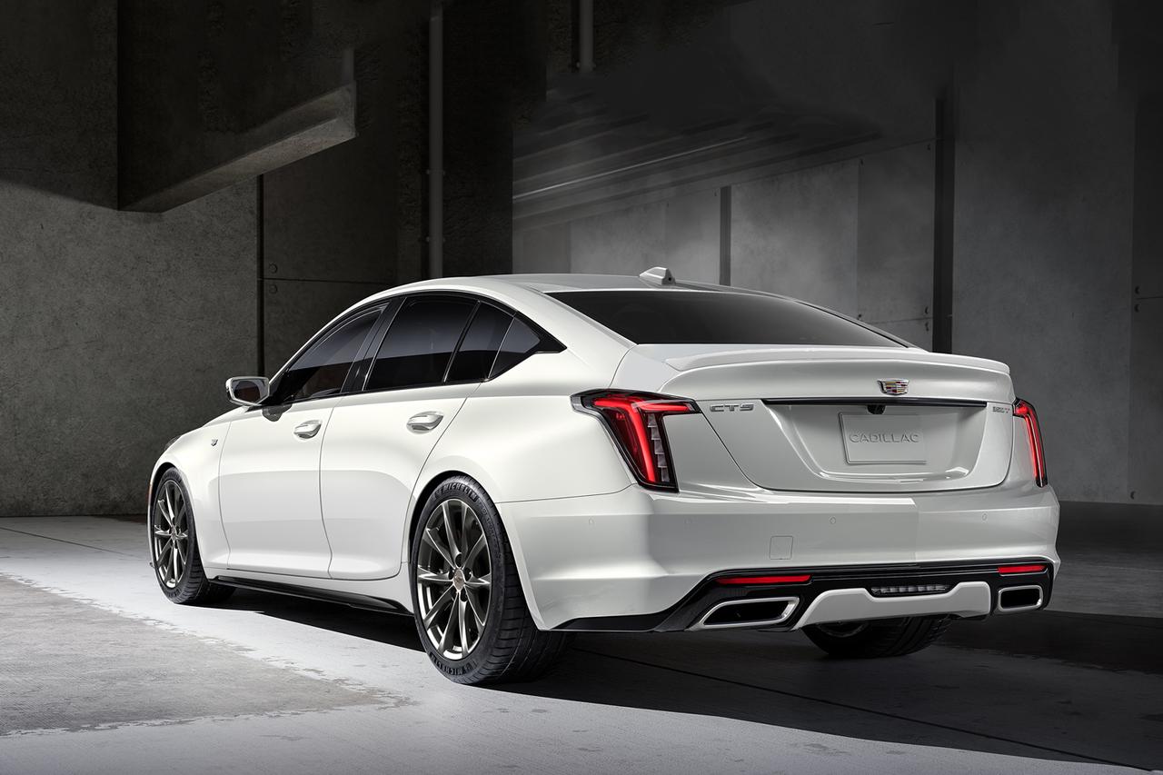 画像: ボディカラーは、写真のサミットホワイトのほかに、ブラックレーベンとラディアントレッド ティントコートの3色を設定。