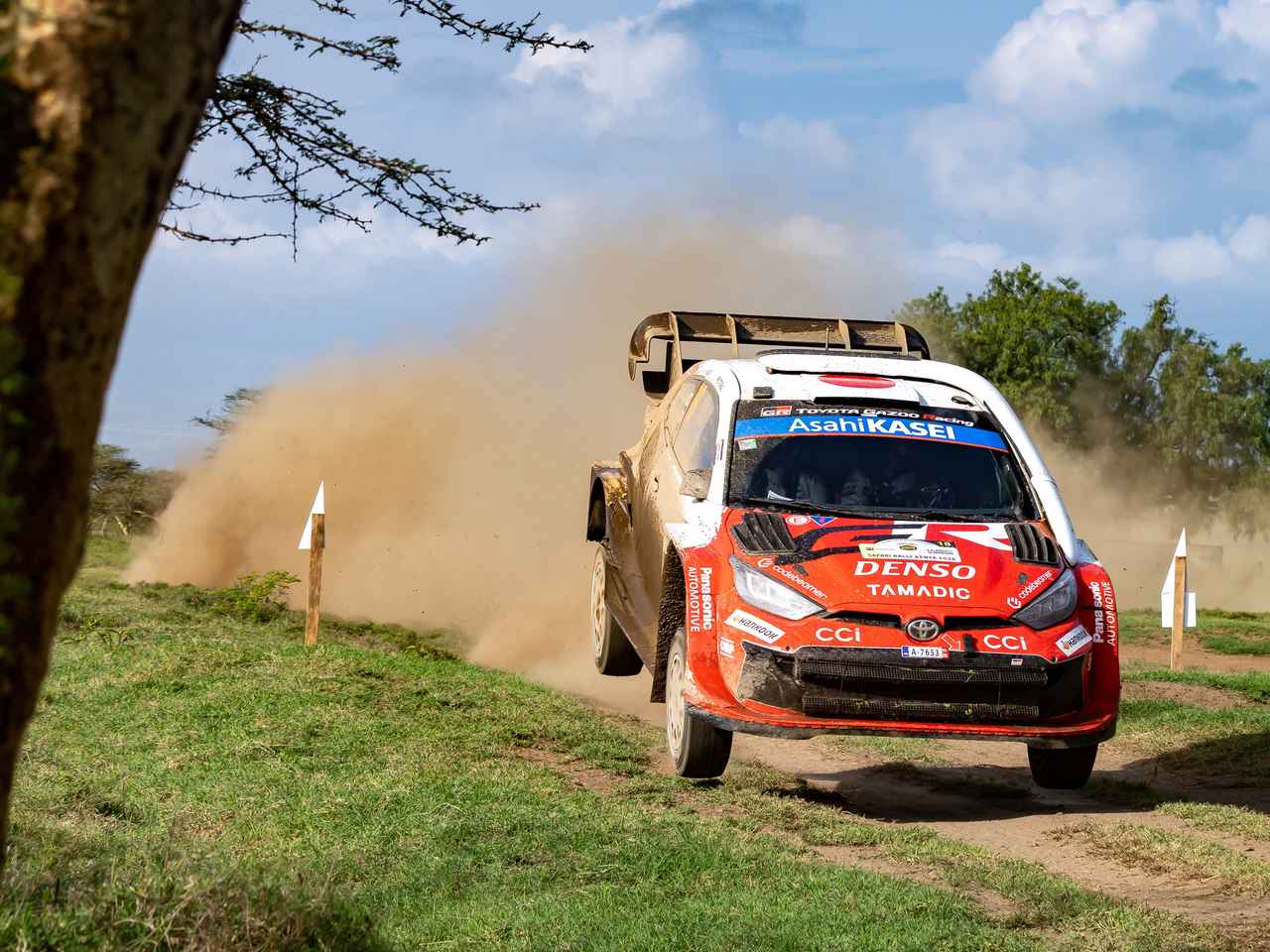 画像: 【WRC第2戦】勝田貴元（トヨタ）が悲願のWRC初優勝、ついに勝利の女神が微笑む【サファリ・ラリー・ケニア】 - Webモーターマガジン