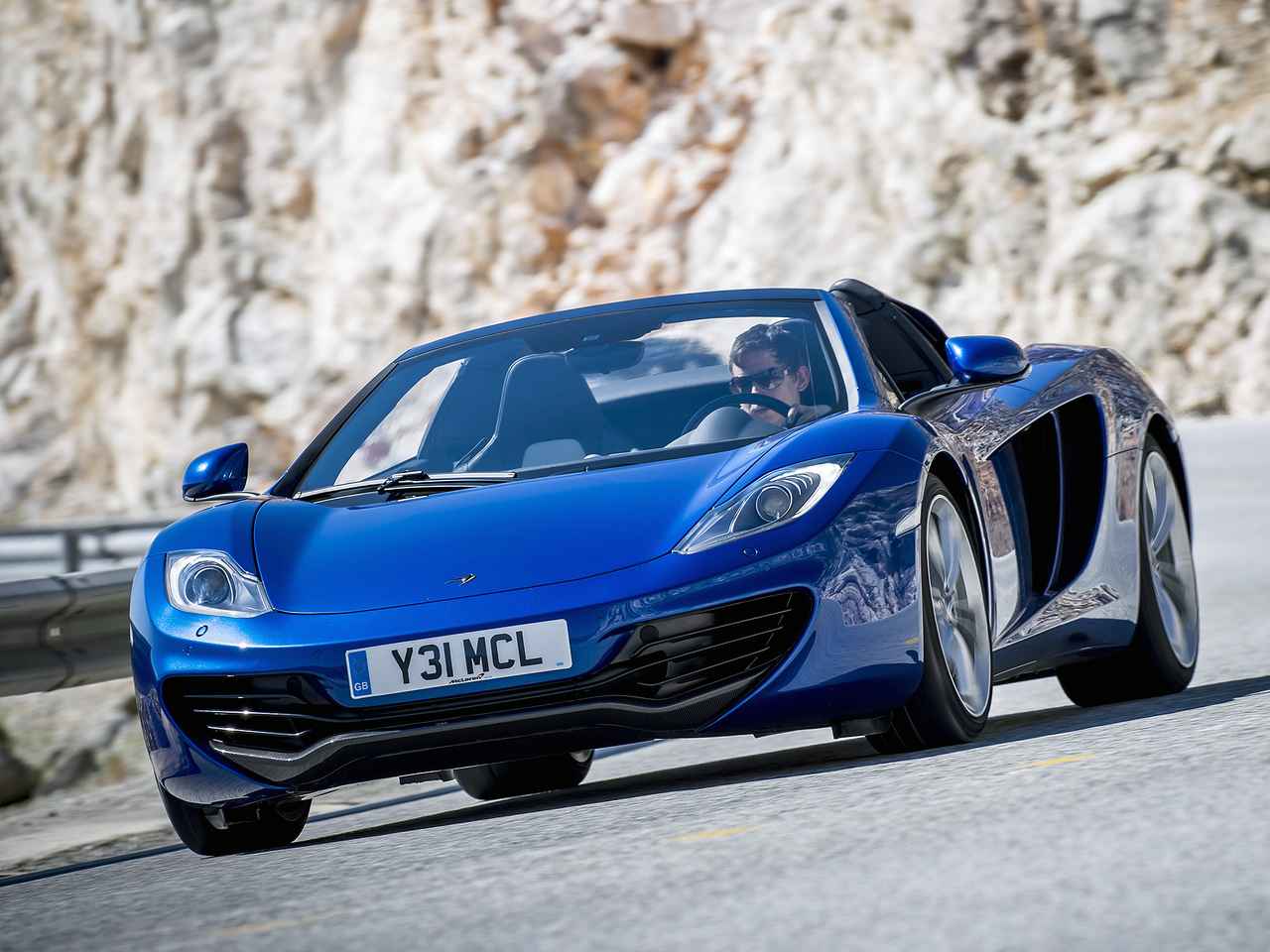 画像: 【10年ひと昔の新車】マクラーレン MP4-12Cスパイダーは、爽快に速さを楽しめるスーパースポーツカーだった - Webモーターマガジン