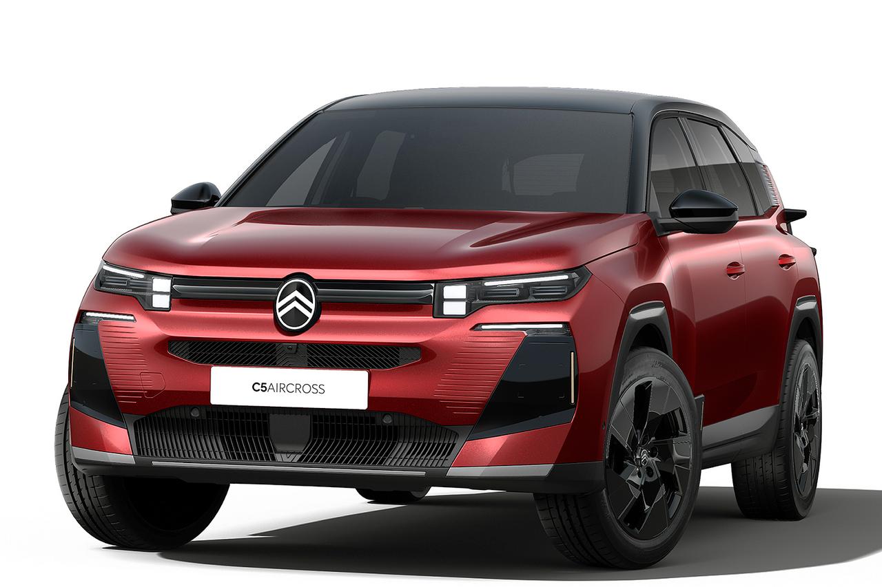 画像: 日本仕様のC5エアクロスでは、ボディカラーは写真の「ルージュ・ルビ」など4色が設定されている。