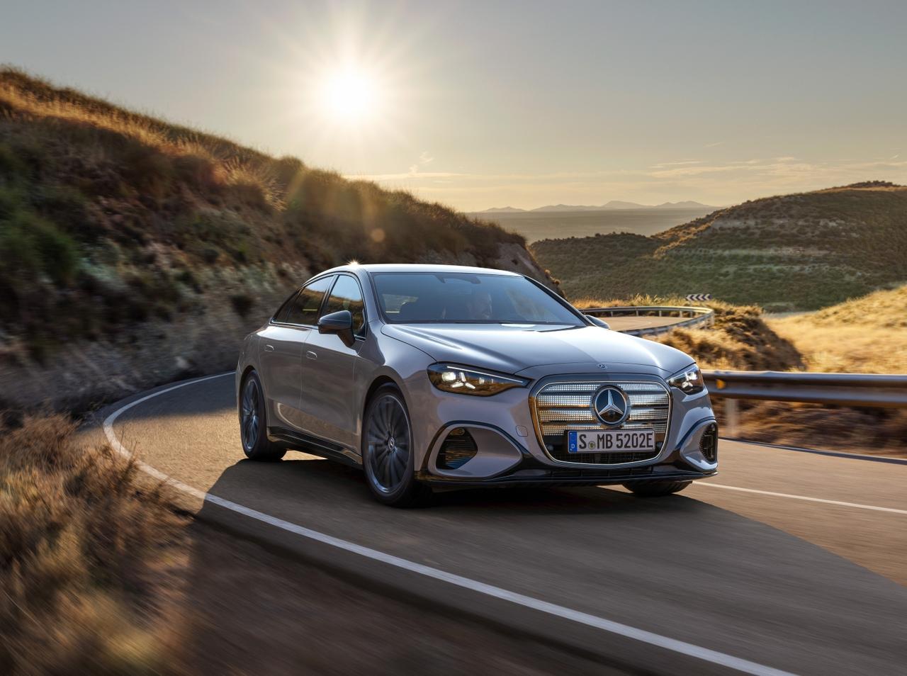 画像 : 1番目の画像 - メルセデス･ベンツ新型CクラスBEV - Webモーターマガジン