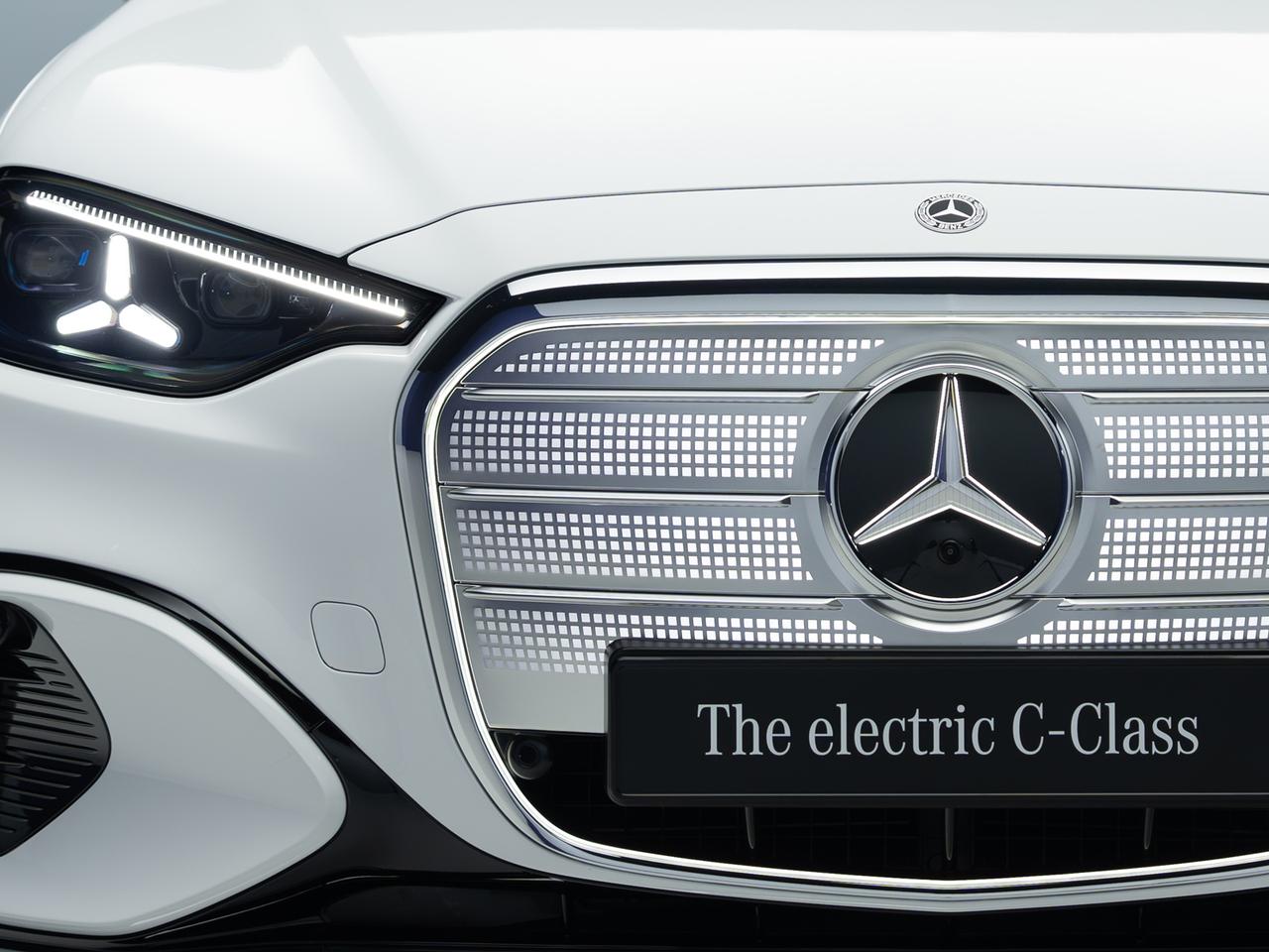 画像: メルセデス･ベンツ、新型CクラスBEVを発表。「究極の電動ミドルセダン」としてSクラスに迫るか？ - Webモーターマガジン