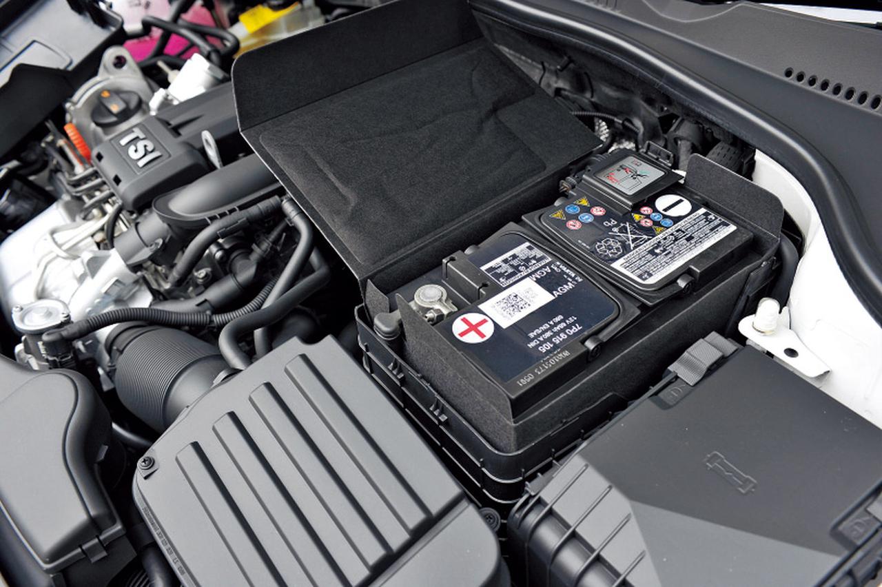 画像: バッテリーは通常モデルとは異なる専用タイプを搭載。このほかオルタネーターやスターターモーターなども強化されている。