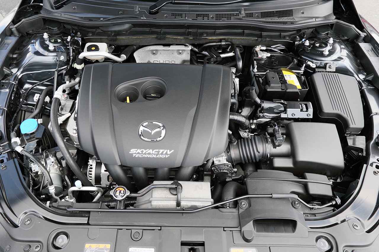 画像: 2.5L DOHC直噴ガソリンエンジンは188ps／250Nmを発生。ディーゼルとは違ったフラットなトルクが魅力。