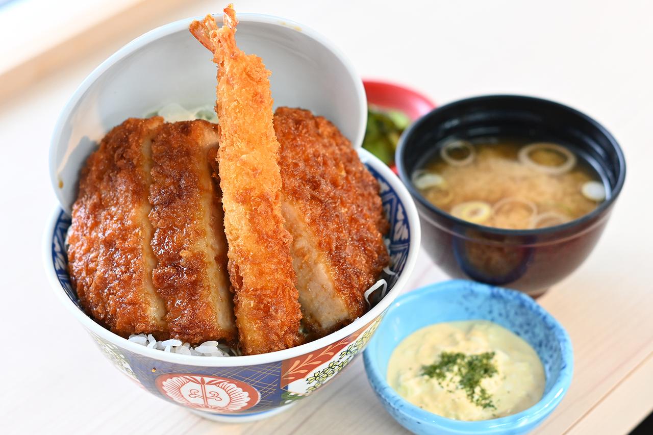 画像: 「DA-monde」が、2026年の春から提供始めた「天晴れ勝鬨ソースかつ丼」(1700円)。通常の2倍の肉が使われている。