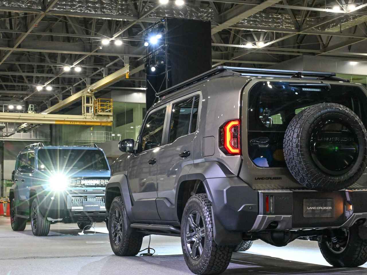 画像: トヨタ ランドクルーザーに新たな個性「FJ」が登場。コンパクトボディに濃密な「ランクルらしさ」を詰め込んだ本格ヘビーデューティだ - Webモーターマガジン