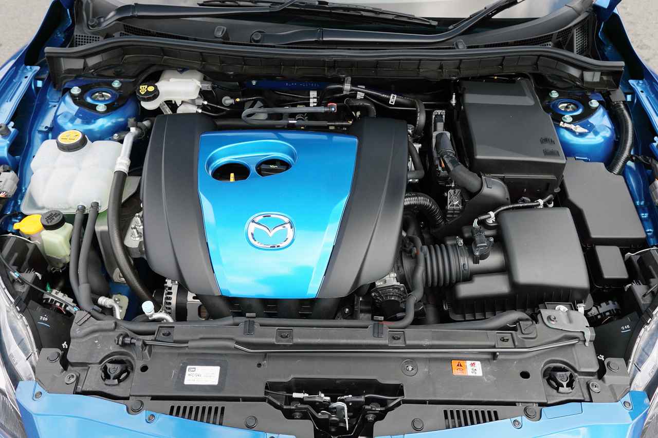 画像: デミオに次いで2011年9月にSKYACTIVを採用。2LのSKYACTIV-Gは154psと194Nmを発生する。