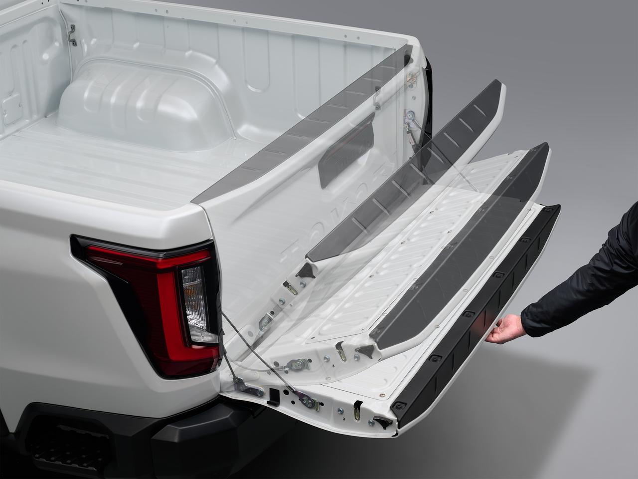 画像 : 45番目の画像 - トヨタ「ハイラックス」がフルモデルチェンジ！～屈強なボディに最新装備を凝縮し、王者の風格を体現～ - Webモーターマガジン