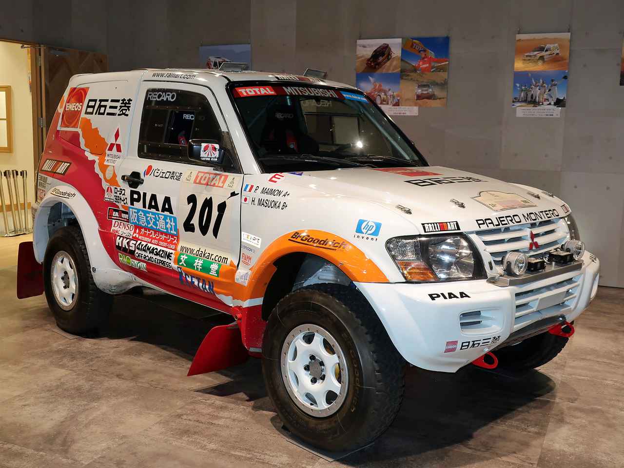 画像: 【写真蔵】パリダカで優勝したパジェロを、三菱本社ショールームの「ダカールラリー展」で見てきた - Webモーターマガジン