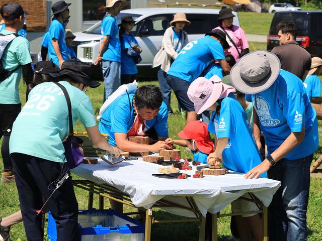画像: 金・土・日曜の3日間、会場のあちこちで行われているワークショップ体験。親子で楽しめるプログラムが多数用意されており、作ったものを持って帰れば最高のお土産に。