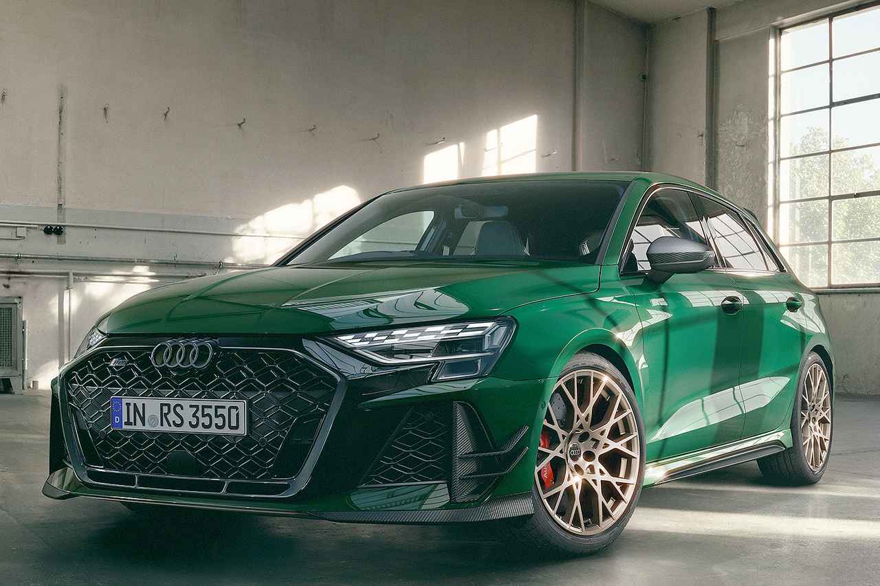 画像: アウディ RS3 スポーツバック コンペティション リミテッド（ボディカラーは、マラカイトグリーン）。