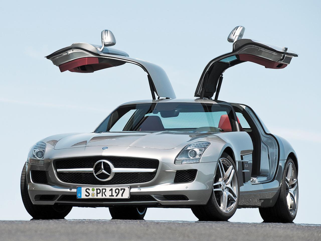 画像: 往年の名車「300SL」のガルウイングを21世紀に復活させた、メルセデス・ベンツ SLS AMG【スーパーカークロニクル・完全版／054】 - Webモーターマガジン