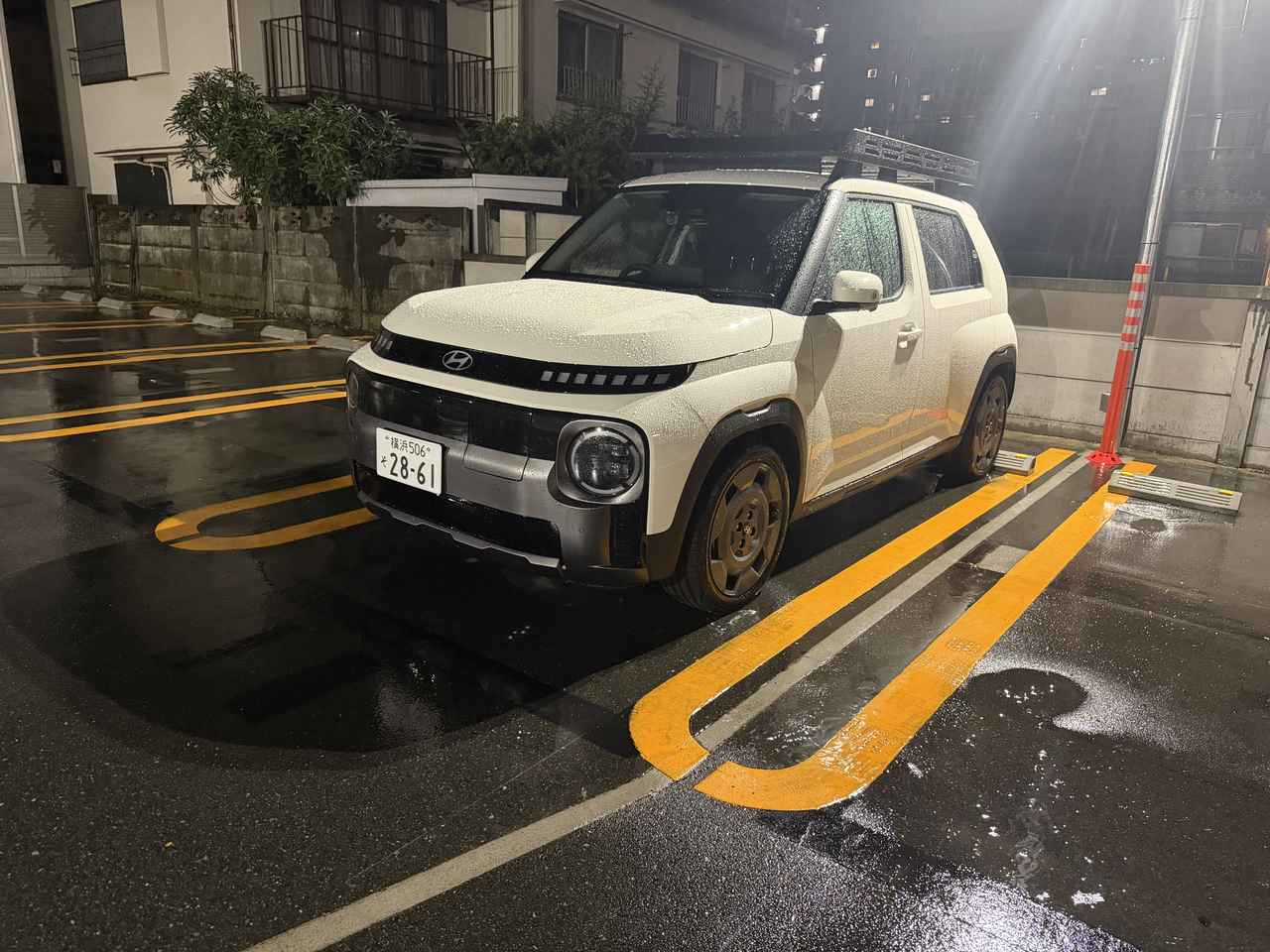 画像: 梅雨時期で雨が降っても、インスタークロスに装備されている安全装備が活躍してくれるので走行時も駐車時にもとても助かっている。