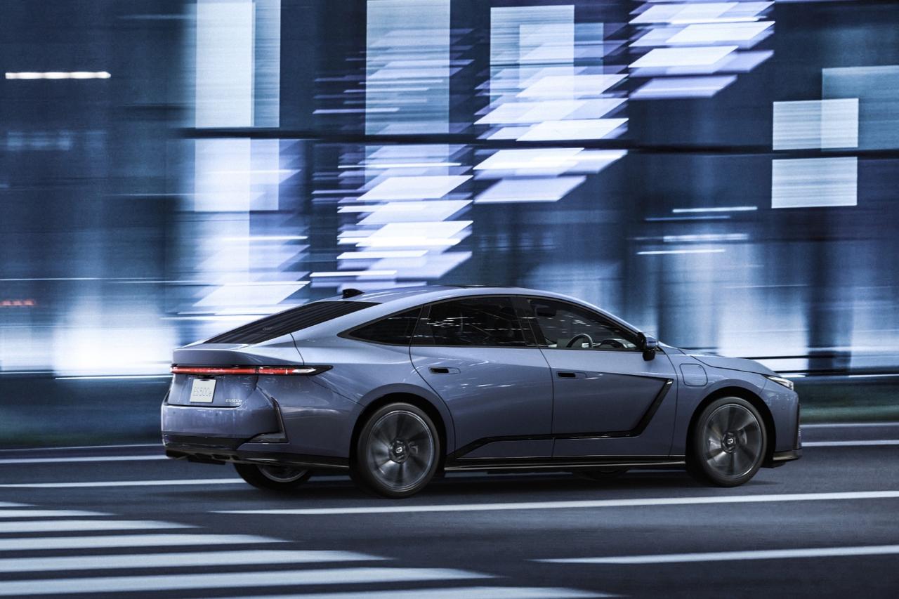 画像: 進化したLexus Safety System +を採用し、多彩なシーンで事故回避や運転負荷軽減を支援する。