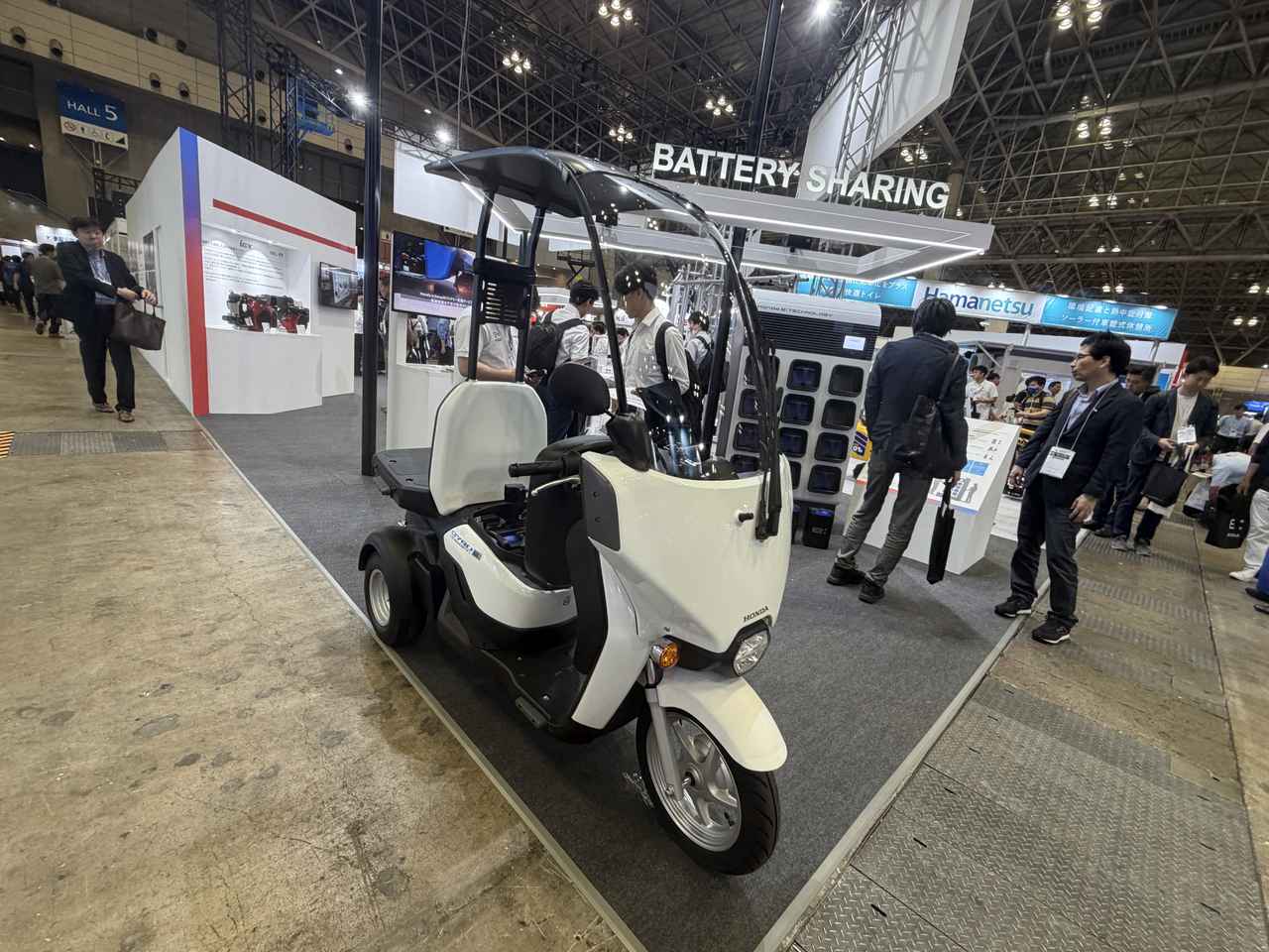 画像: ホンダモバイルパワーパックイーを採用した二輪の電動車がGYRO CANOPY e:である。