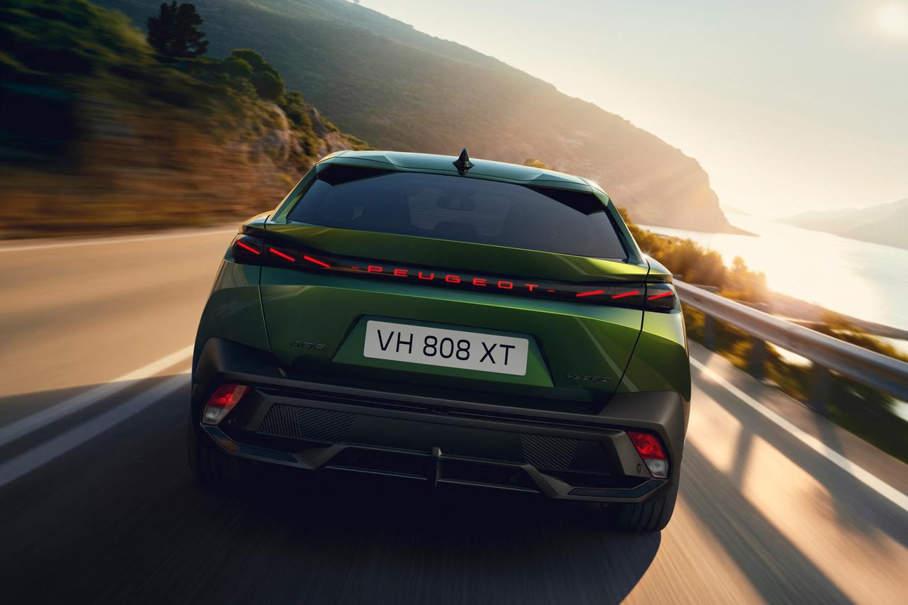 画像 : 10番目の画像 - プジョー「408 GT HYBRID」がデザインを一新して登場。光るライオンエンブレムが夜を駆ける - Webモーターマガジン