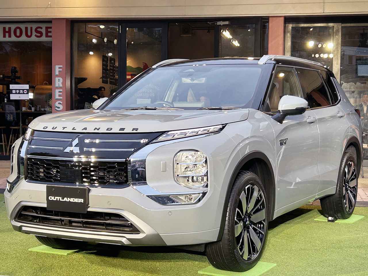 画像: 三菱 アウトランダーPHEV【1分で読める国産車解説／2025年最新版】 - Webモーターマガジン
