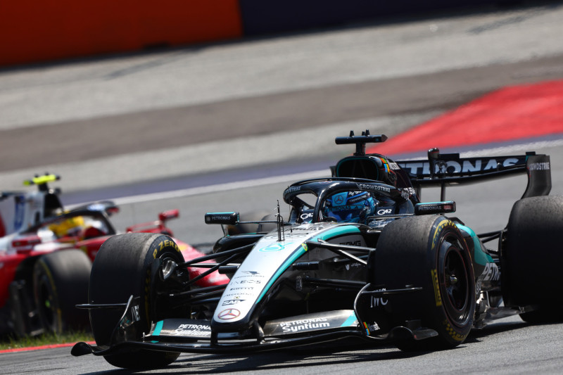 画像: レース序盤にラッセルを追ったのはフェラーリ勢だったが、2ストップ戦略がうまく機能しなかった。