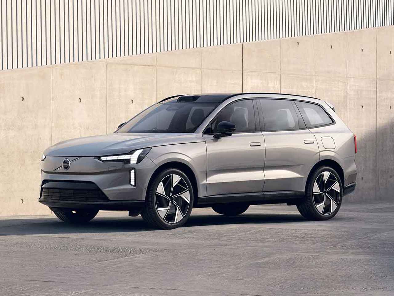 画像: ボルボの新世代フラッグシップ電動SUV「EX90」がデビュー。ボルボtoボルボの双方向充電など「未来につながる」新機軸を満載 - Webモーターマガジン