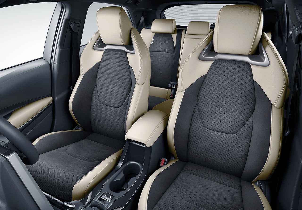 画像: 専用フロントスポーツシートは本革+ブランノーブ（スエード調の人工皮革）。